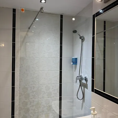 Coser Grzybowska Варшава