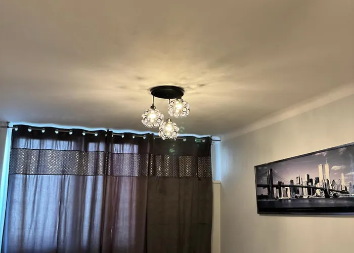 Coser Grzybowska * وارسو