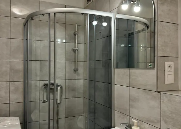 Coser Grzybowska شقة